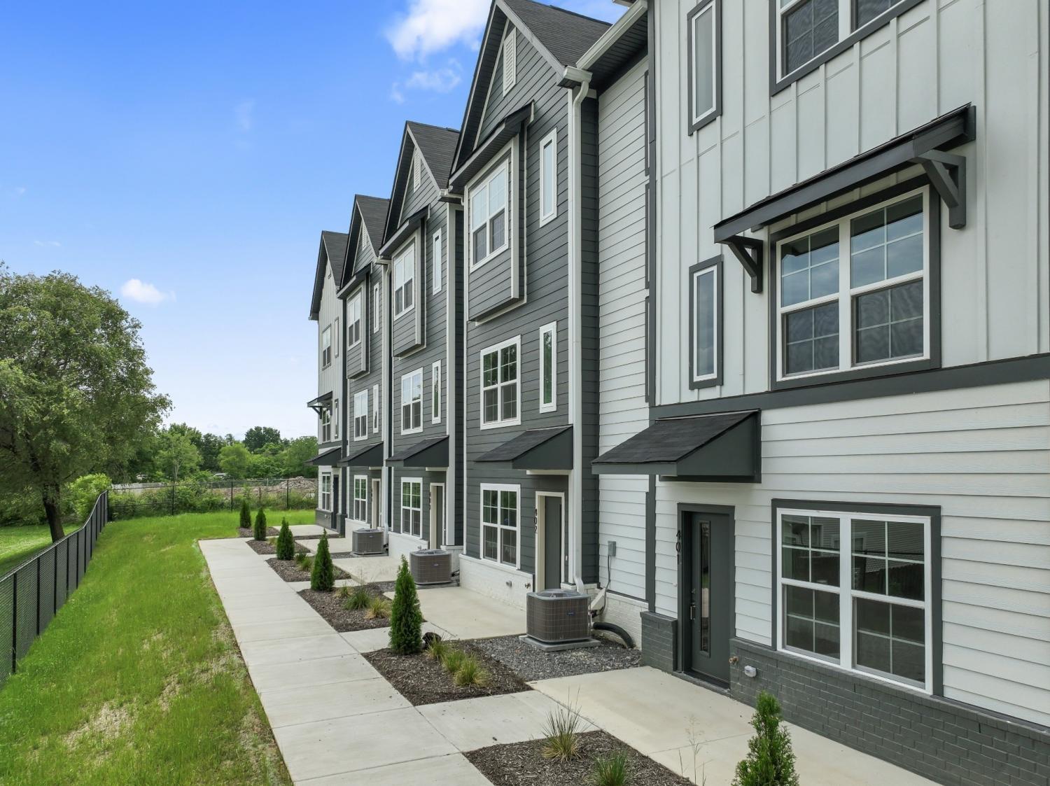 700-N-Dupont-Ave--225 For Sale