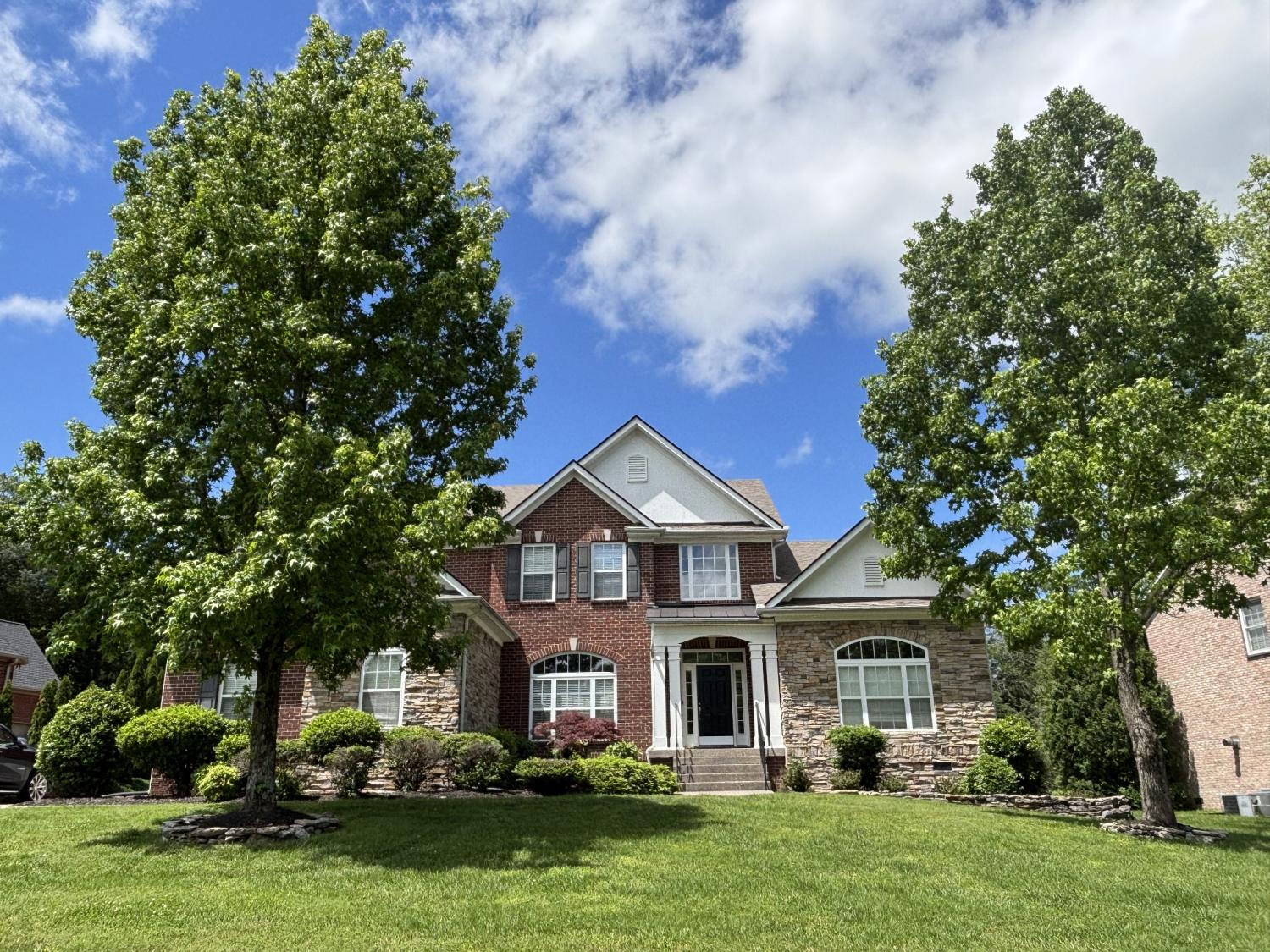 2041-Valleybrook-Dr For Sale