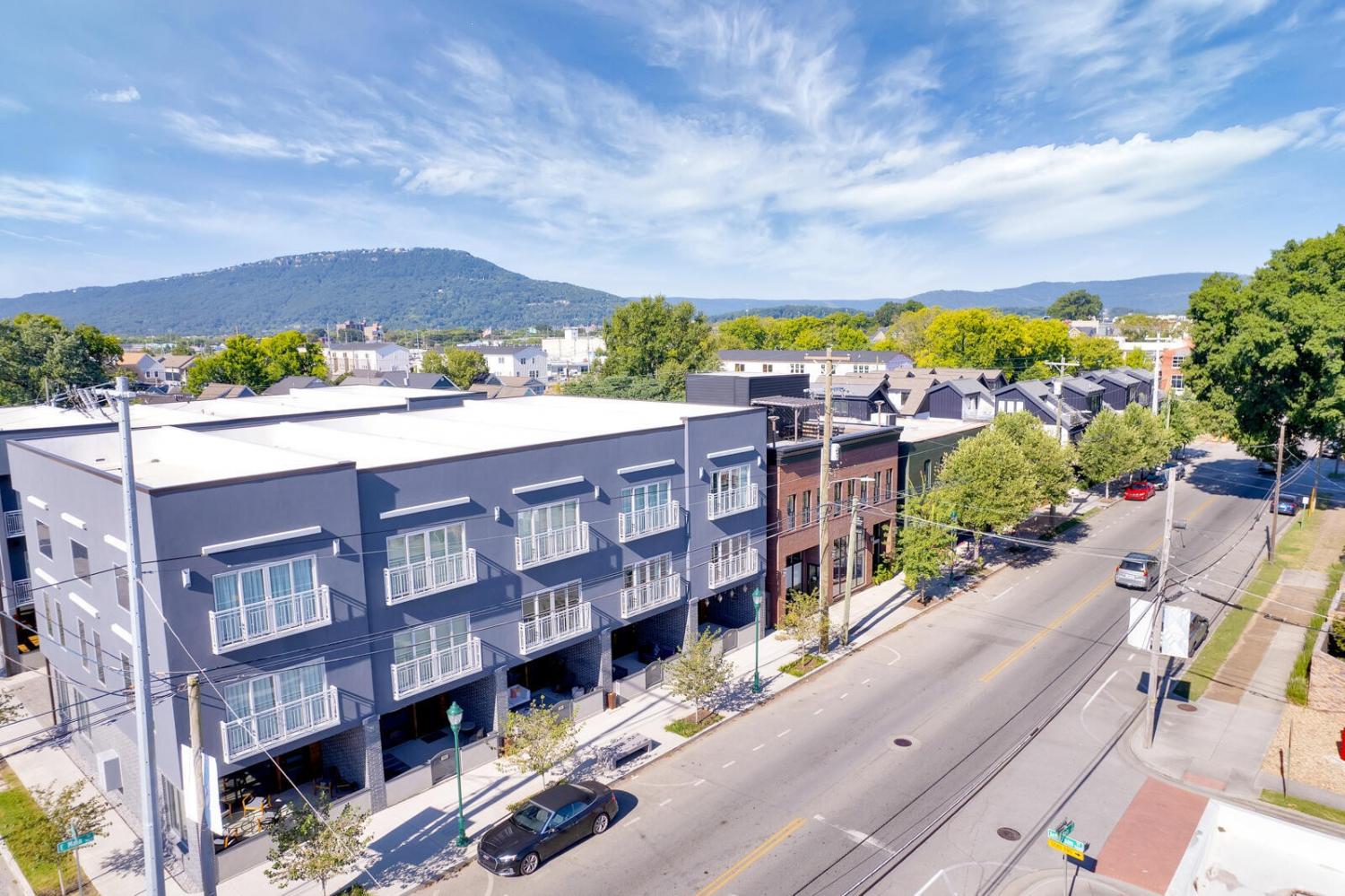 550-E-Main-Street For Sale