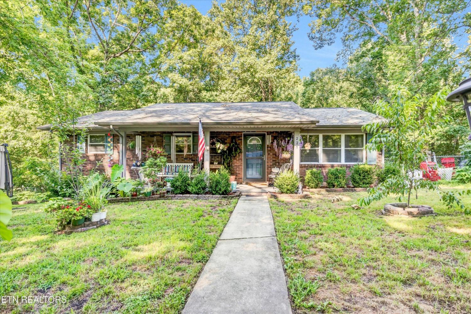 221-White-Oak-Lane For Sale
