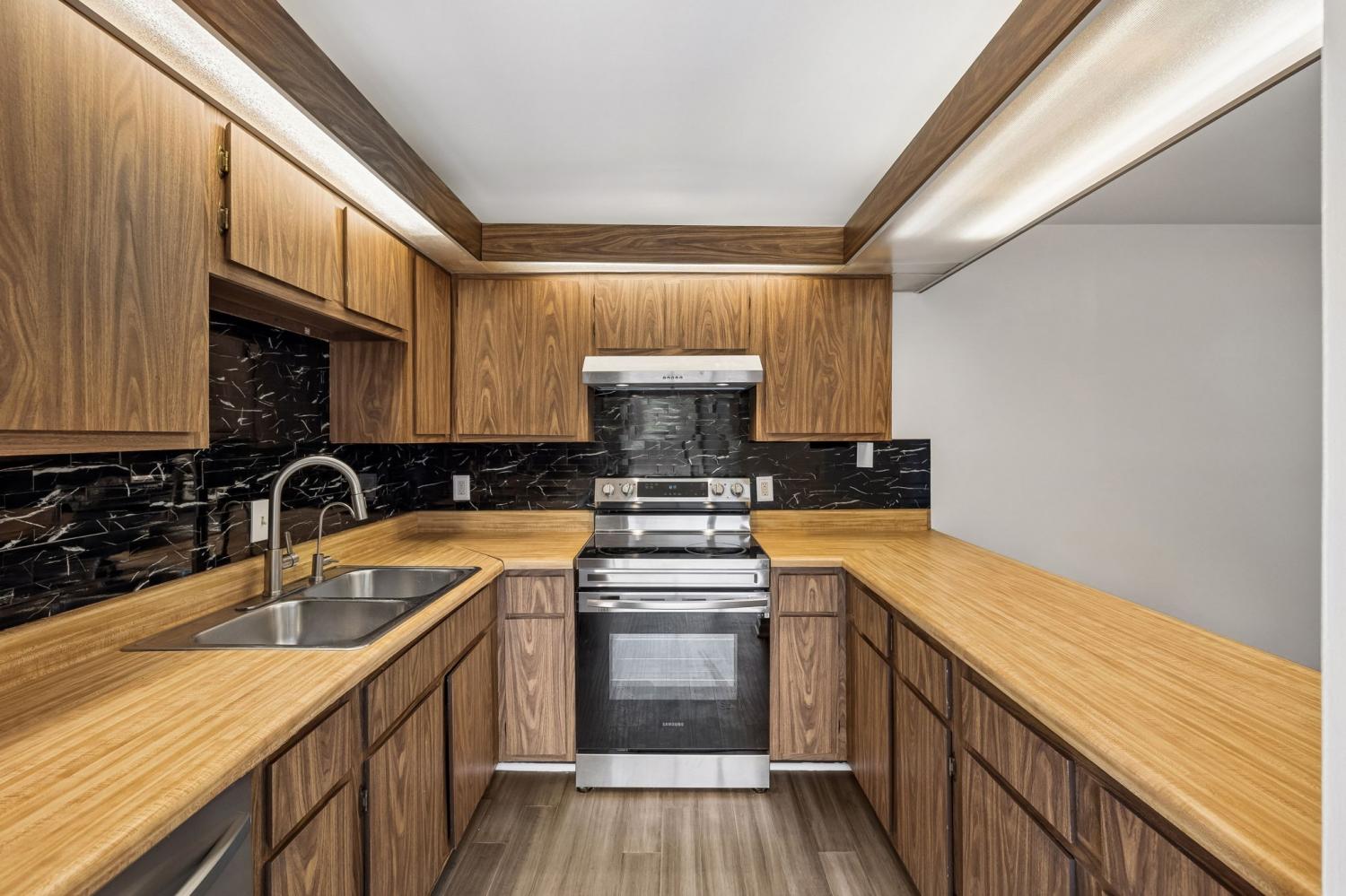 101 Cedarwood Ln TN 37115 For Sale - 