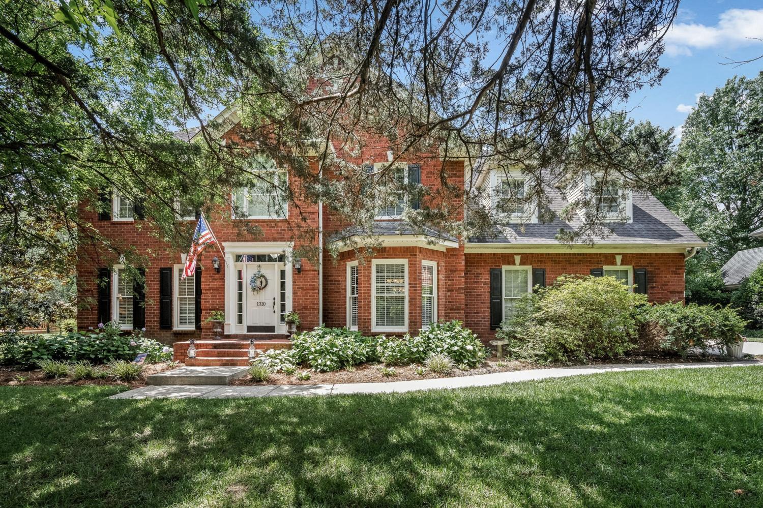 1310-White-Oak-Ln For Sale