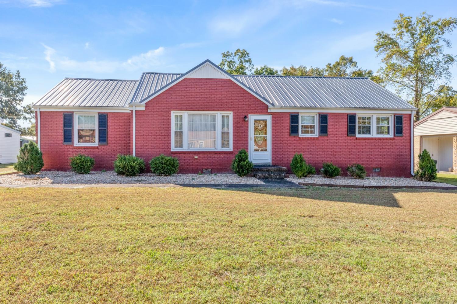 418-Carman-Ave For Sale