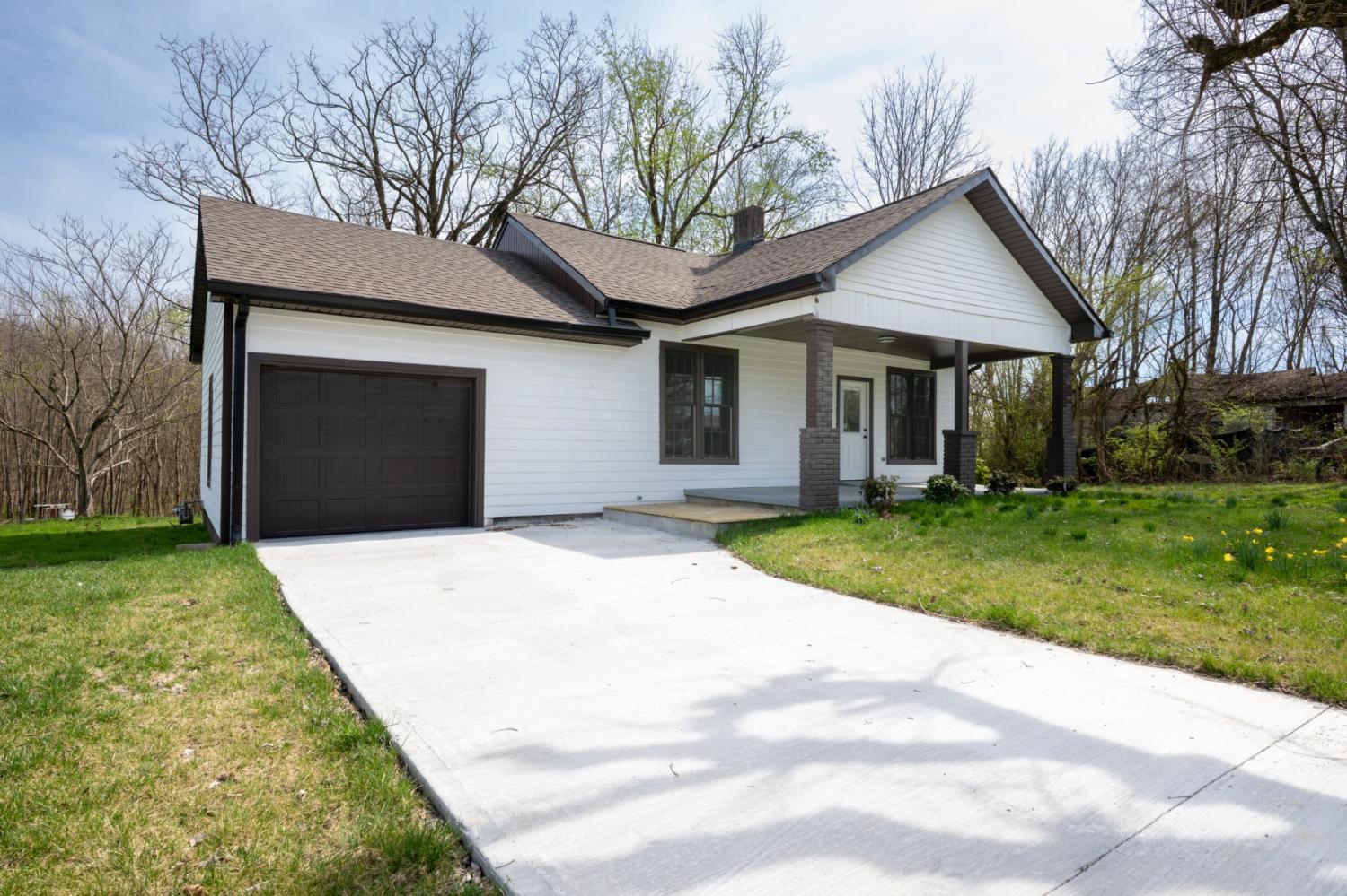 469-E-Main-St For Sale