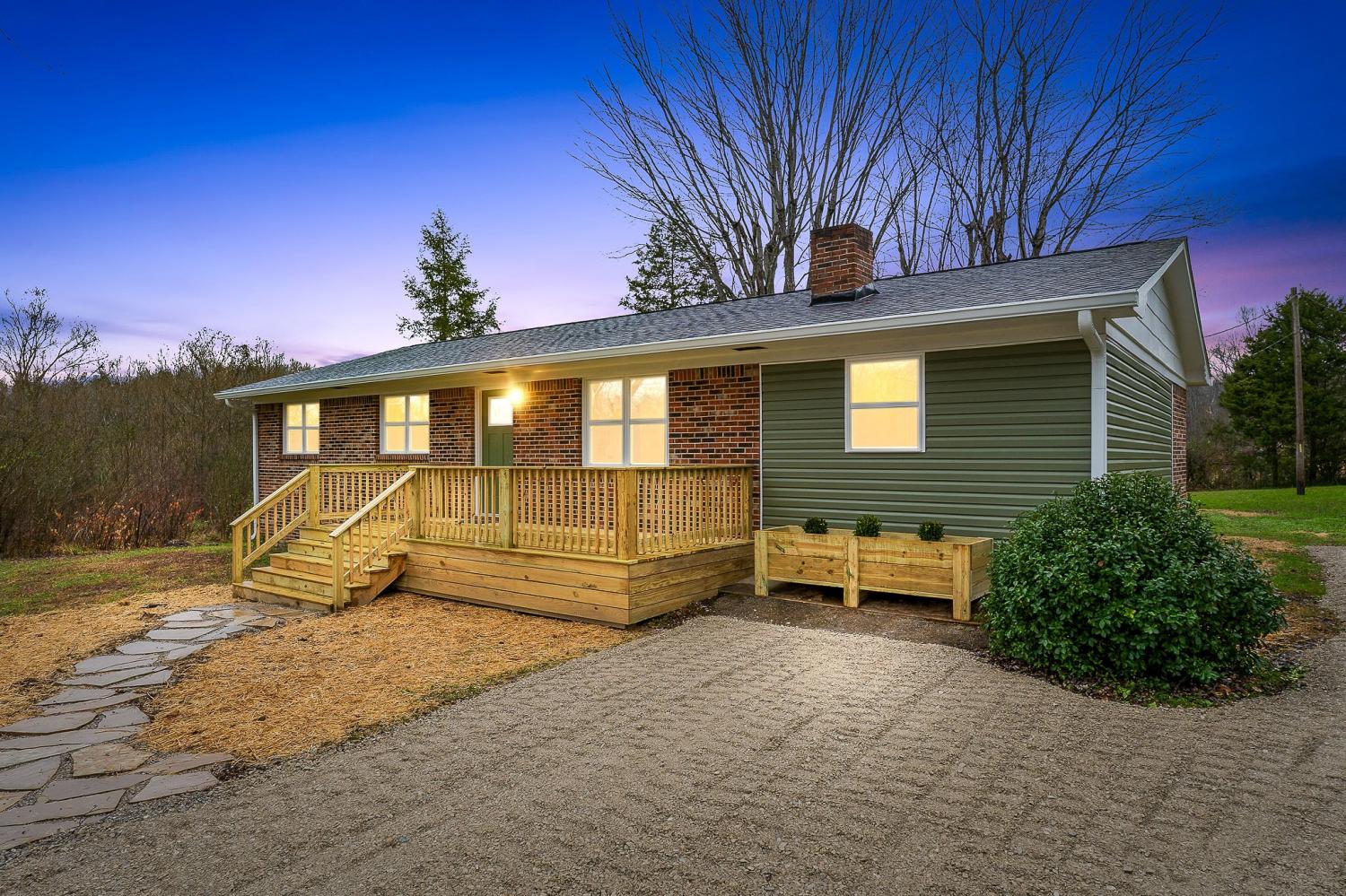 224-Lake-St For Sale