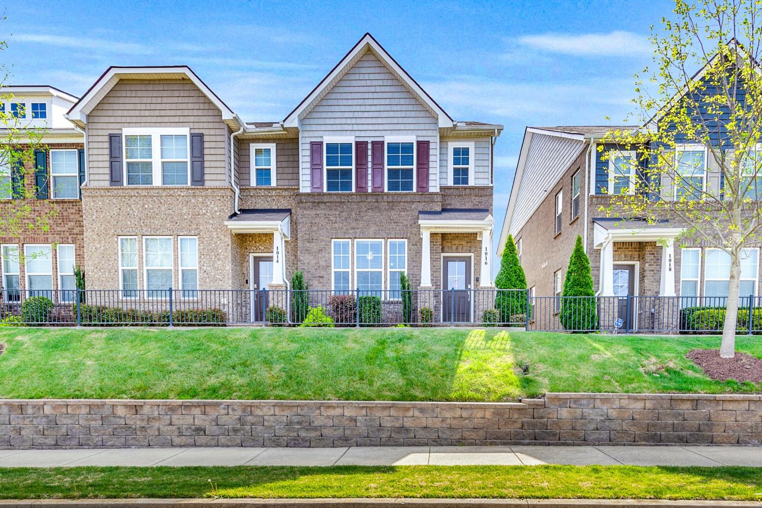 1016-Henley-Pvt-Ln For Sale