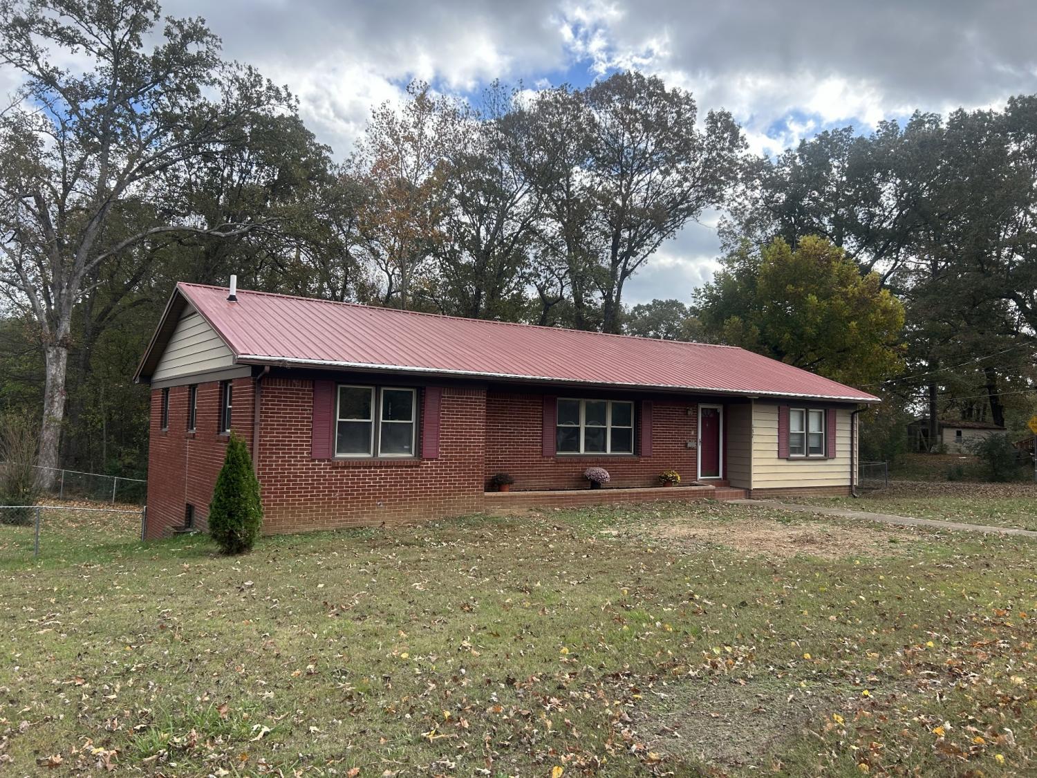 137-Vicksburg-Ave For Sale