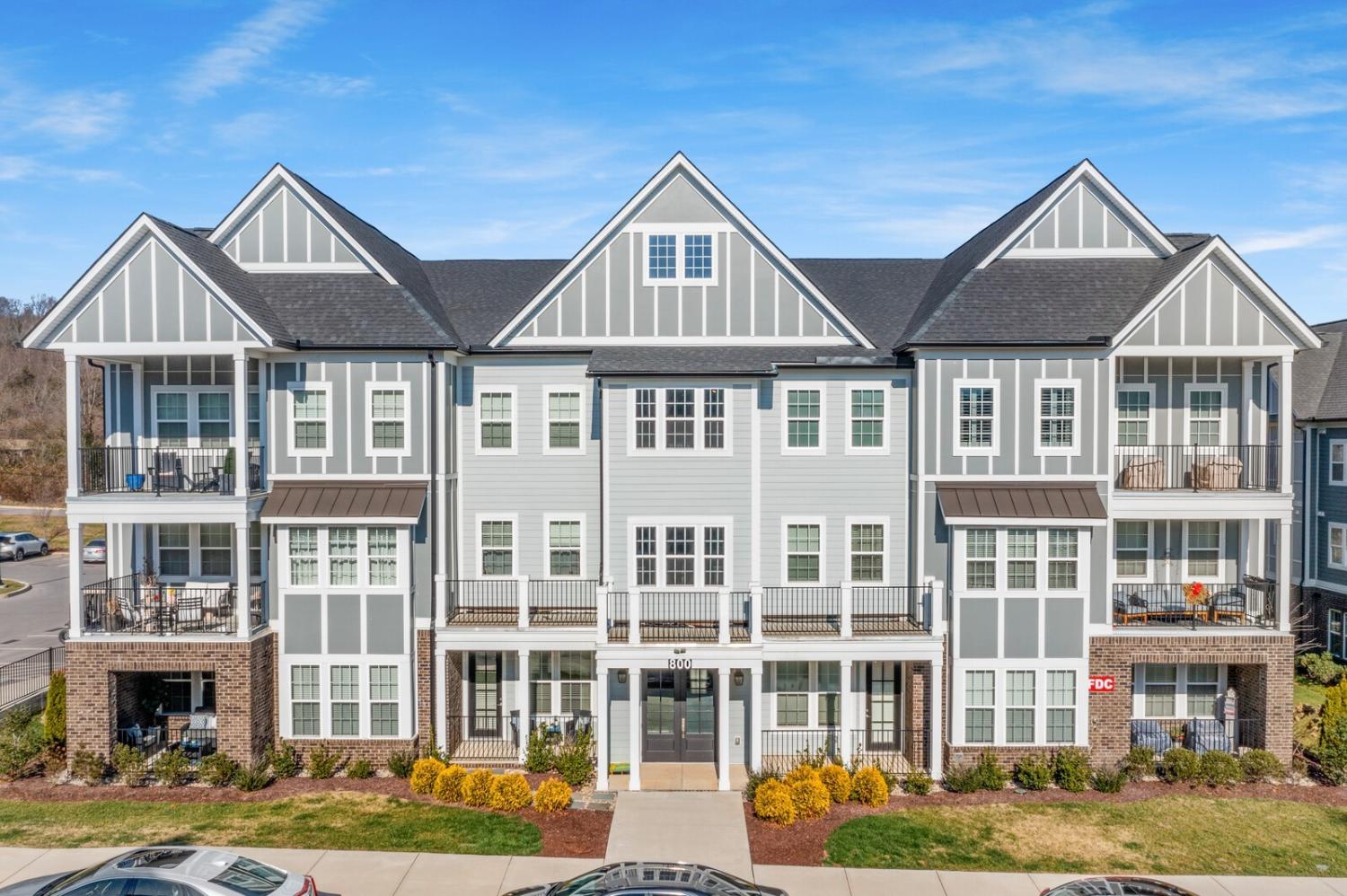 800-Vintage-Green-Ln For Sale