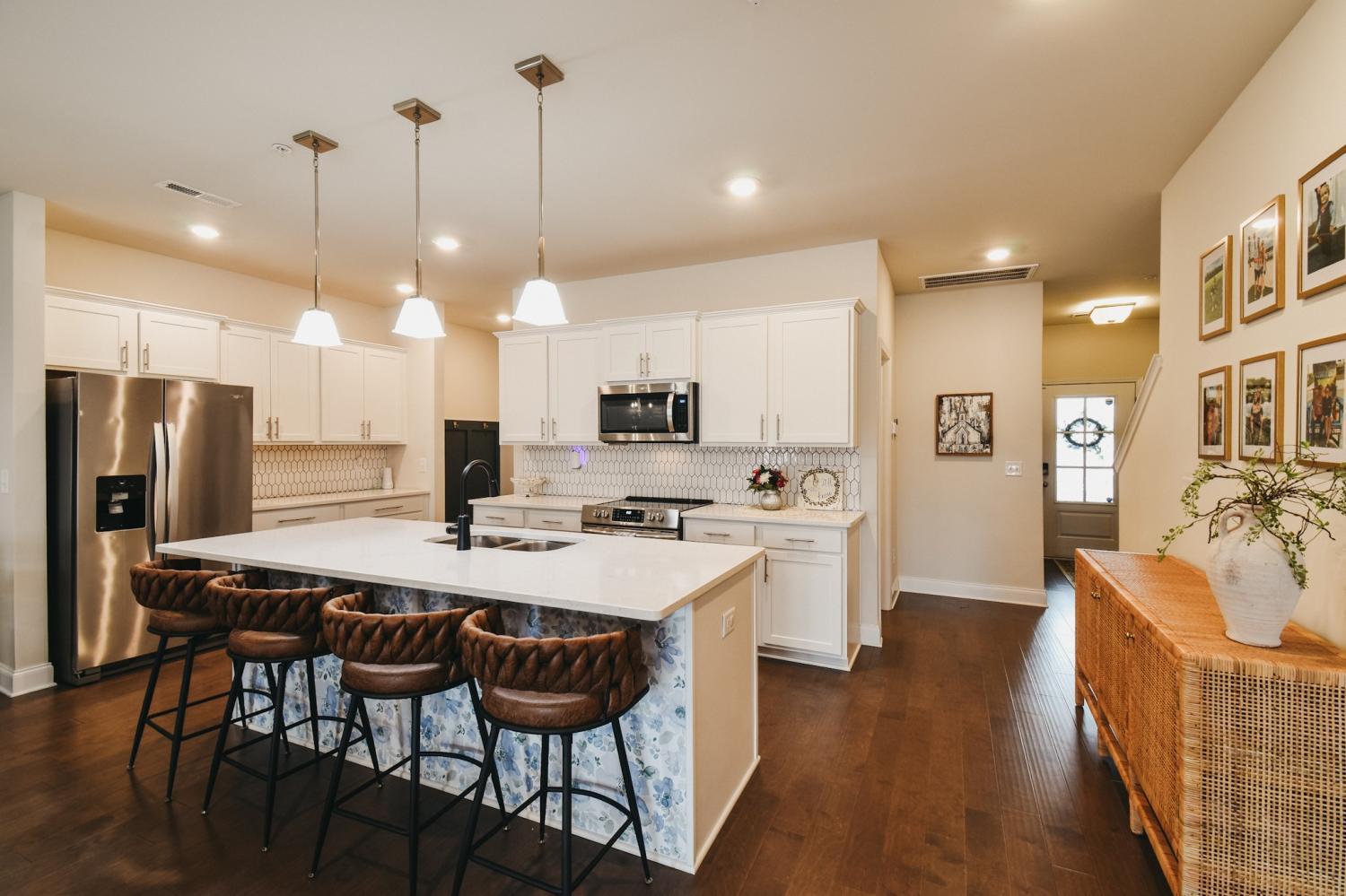 1251-June-Wilde-Rdg For Sale