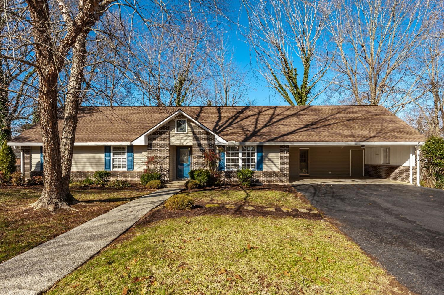 203-Mosley-Dr For Sale