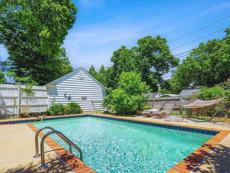816-Charles-Pl For Sale