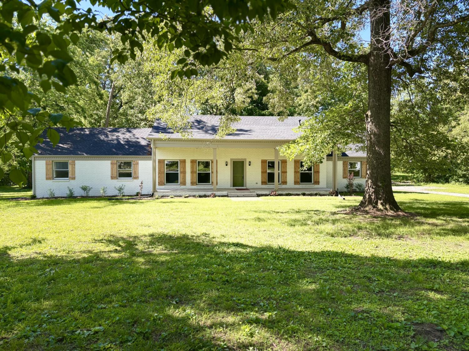 104-W-Longview-Dr For Sale