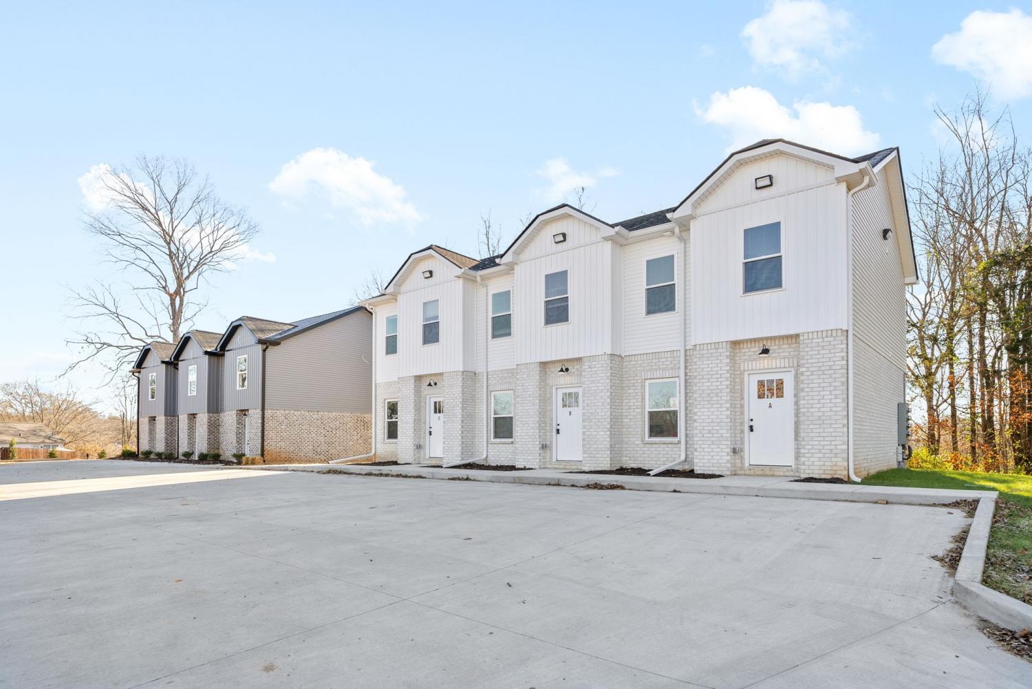 1660-Golf-Club-Ln For Sale