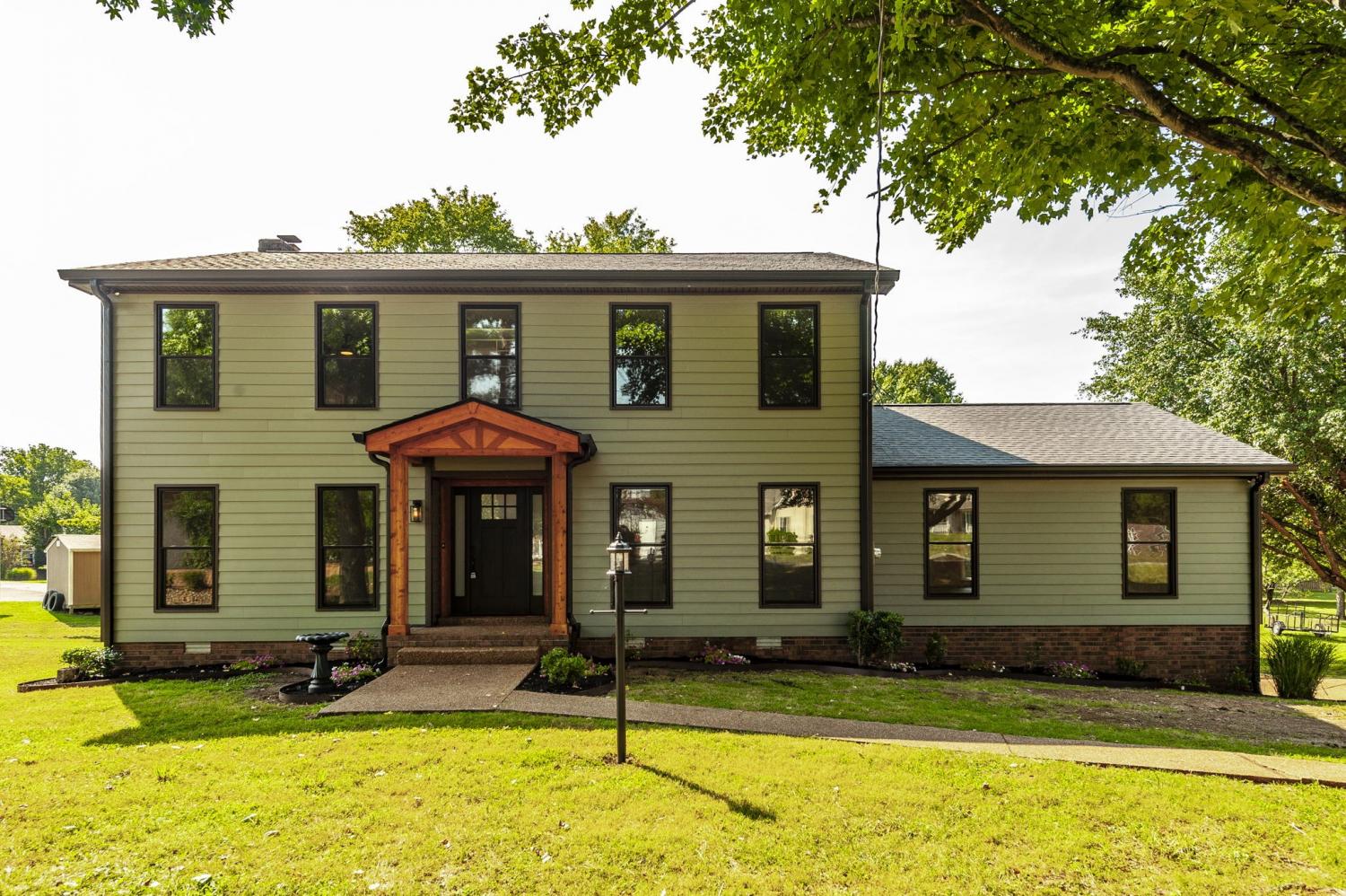 115-Applewood-Valley-Dr For Sale