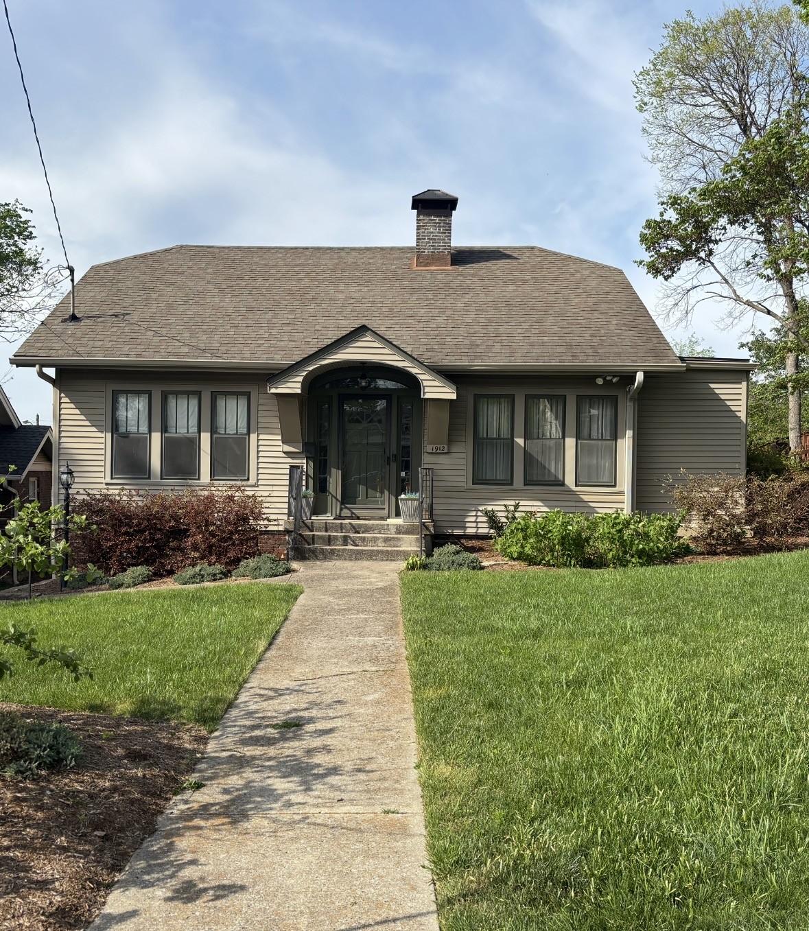 1912-Ashwood-Ave For Sale