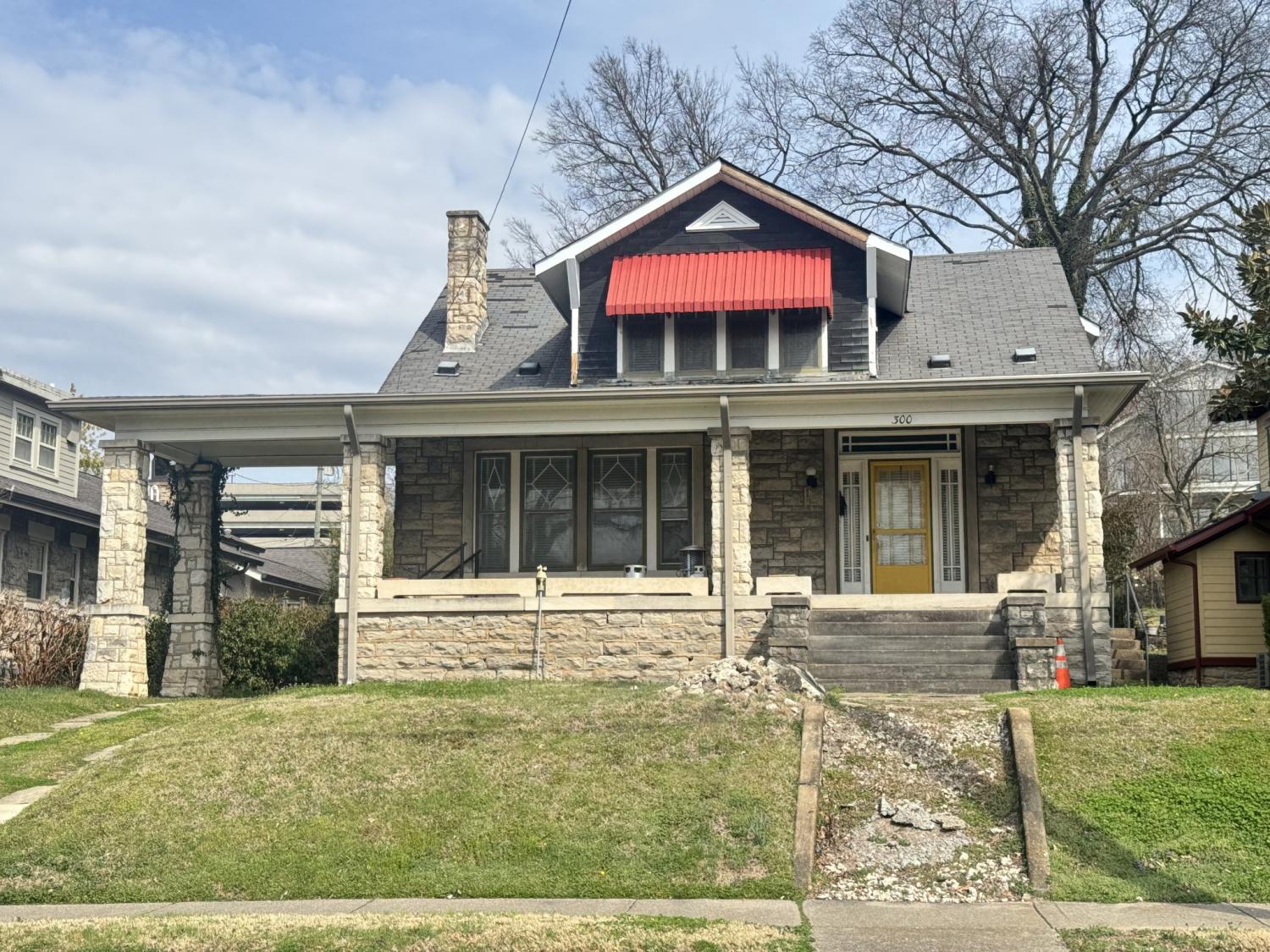 300-Fairfax-Ave For Sale