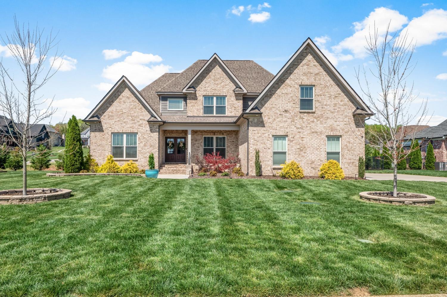 196-Knoxleigh-Way For Sale