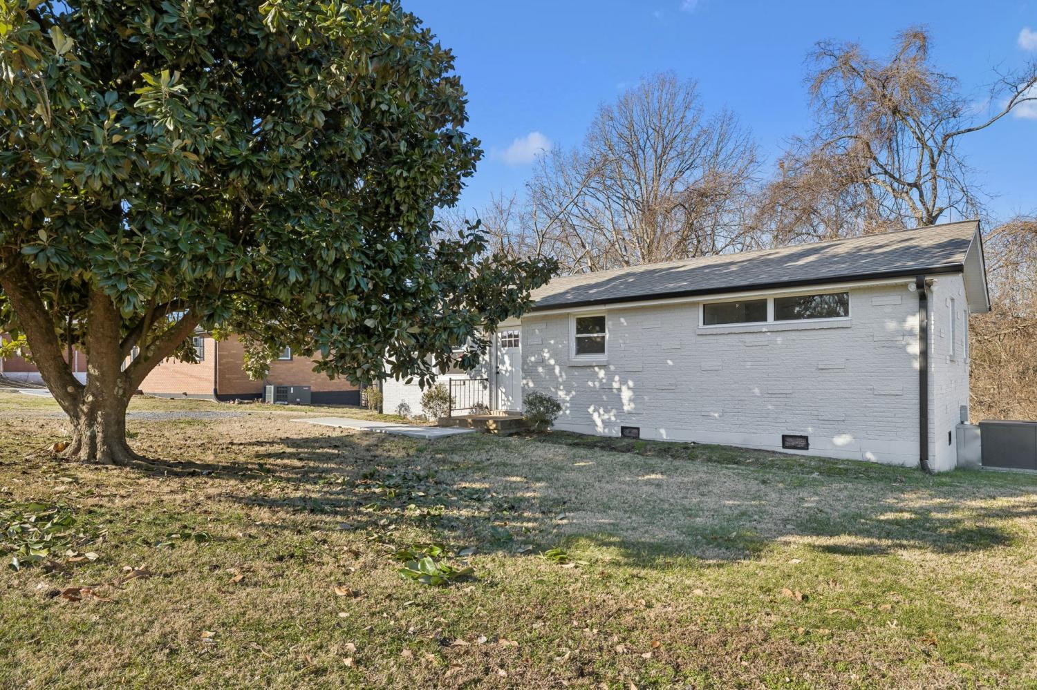 99-Thelma-Dr For Sale