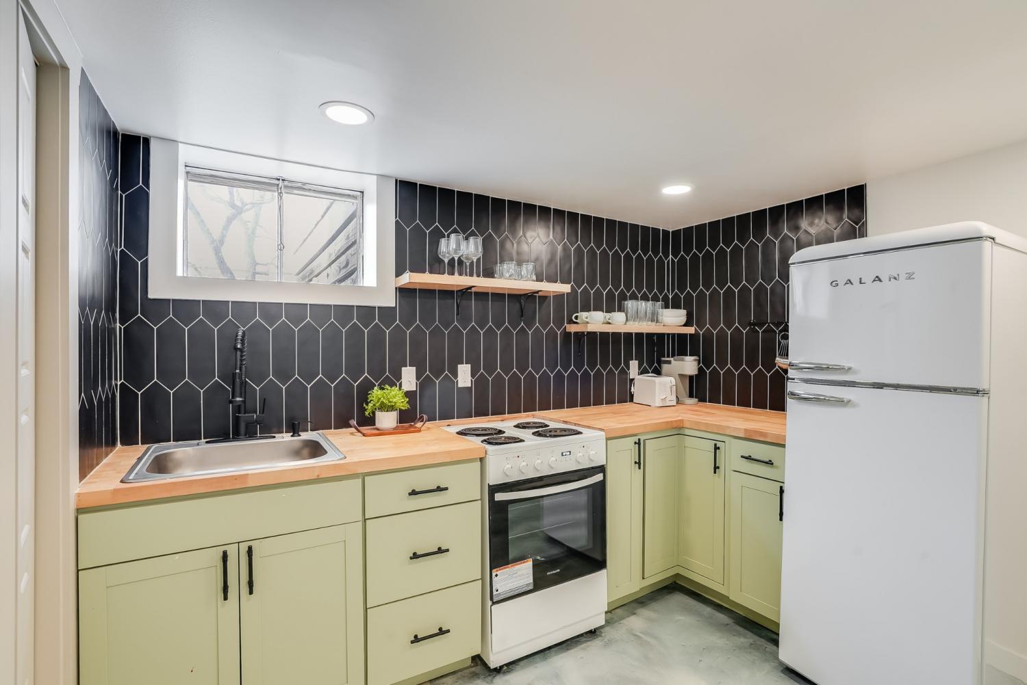 2205-Burbank-Ave For Sale