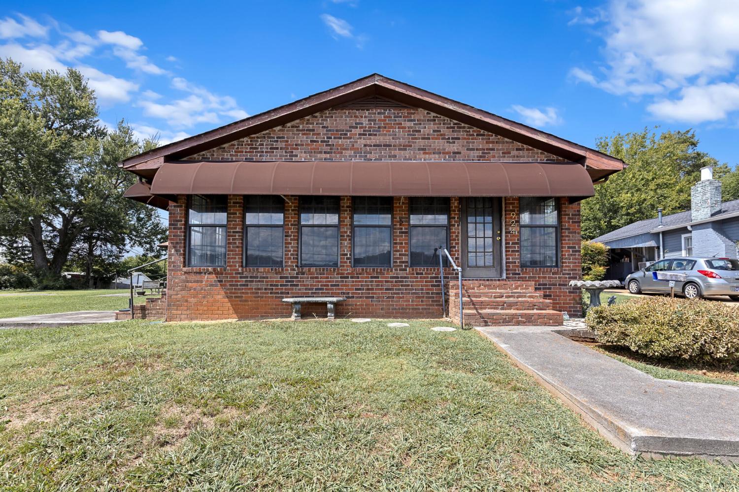 924-E-Madison-Avenue For Sale
