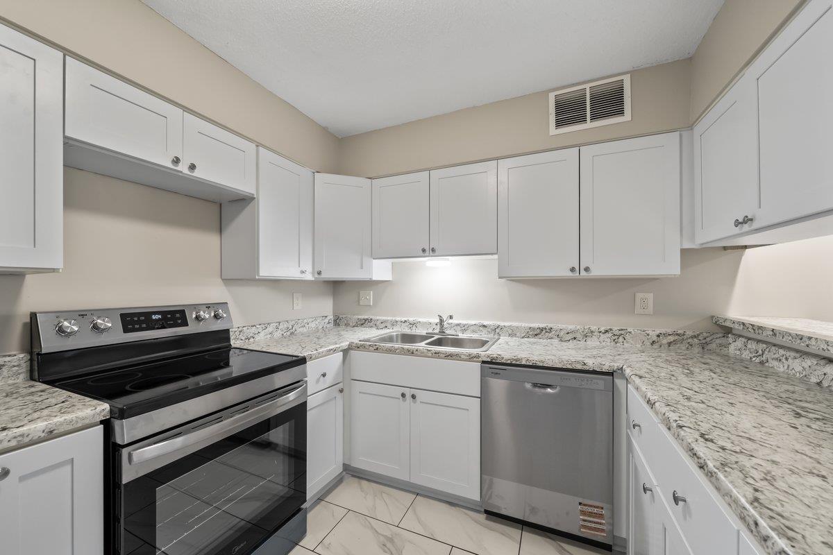 2060-ROMFORD-LN For Sale
