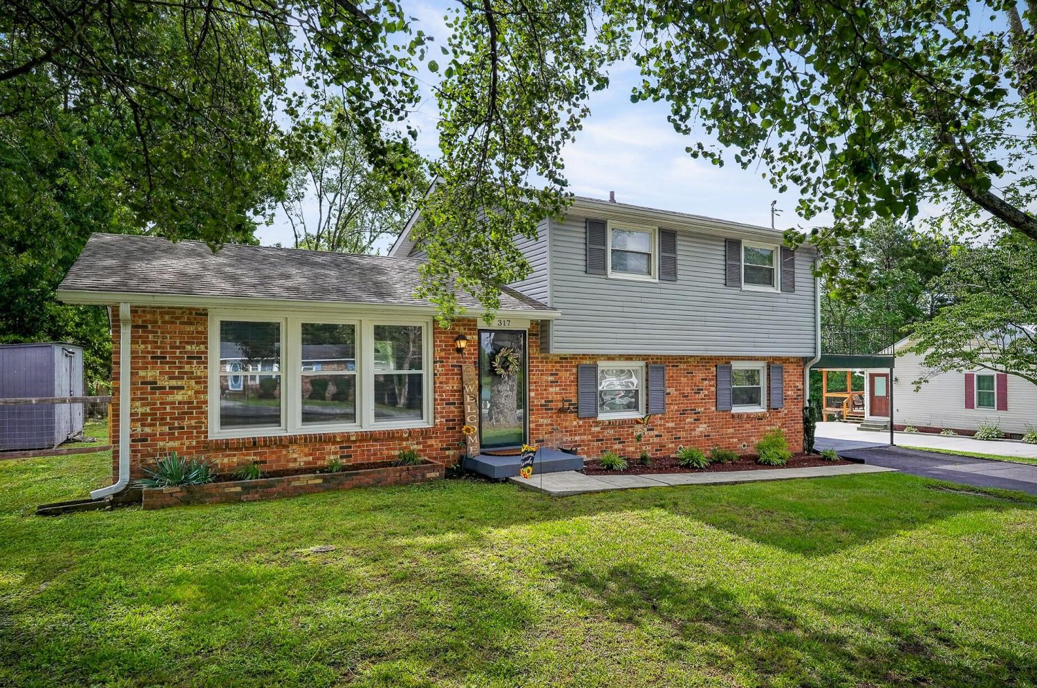 317-Lakeshore-Dr For Sale