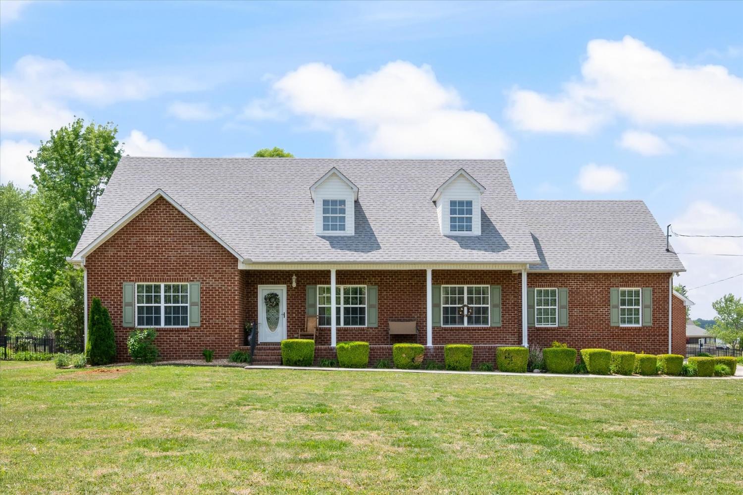 637-Coopertown-Rd For Sale