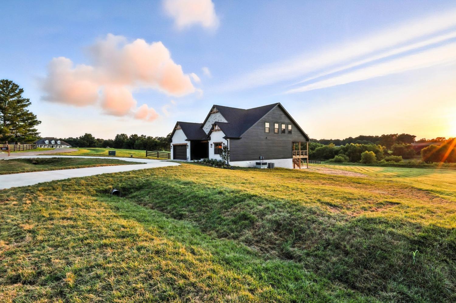 230-Hall-Ct For Sale