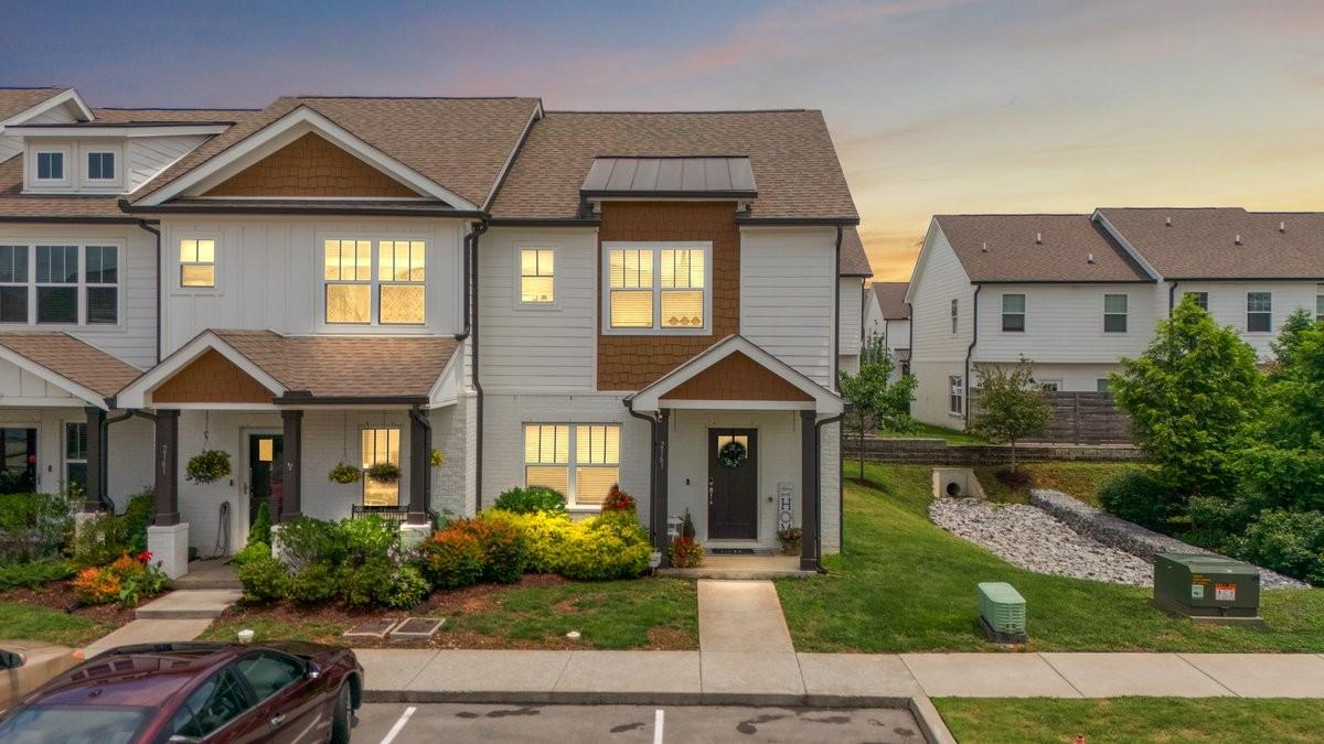 2163-Bayport-Ave For Sale