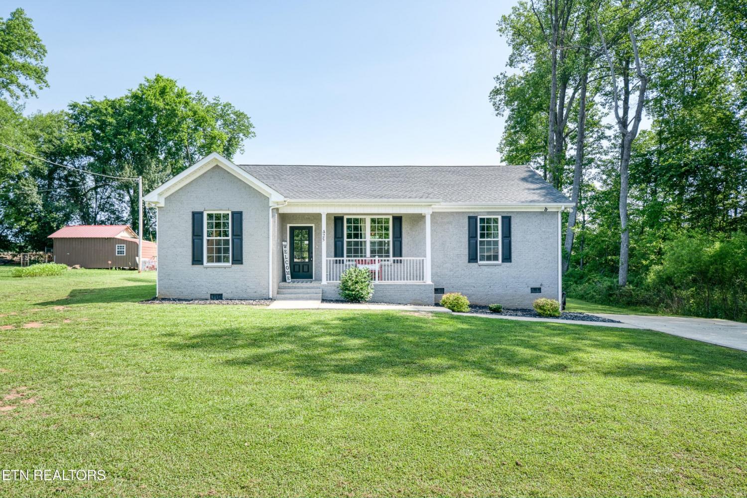 425-Royal-Drive For Sale
