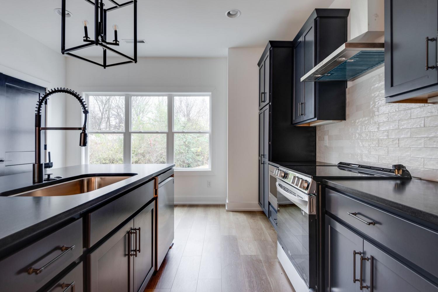 862-W-Sharpe-Ave For Sale