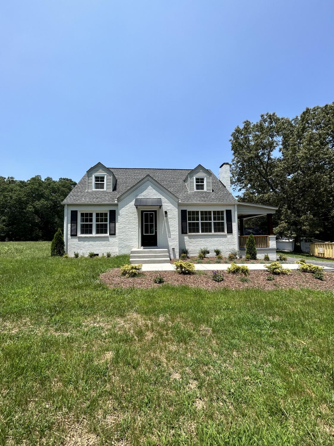 810-W-Lincoln-St For Sale