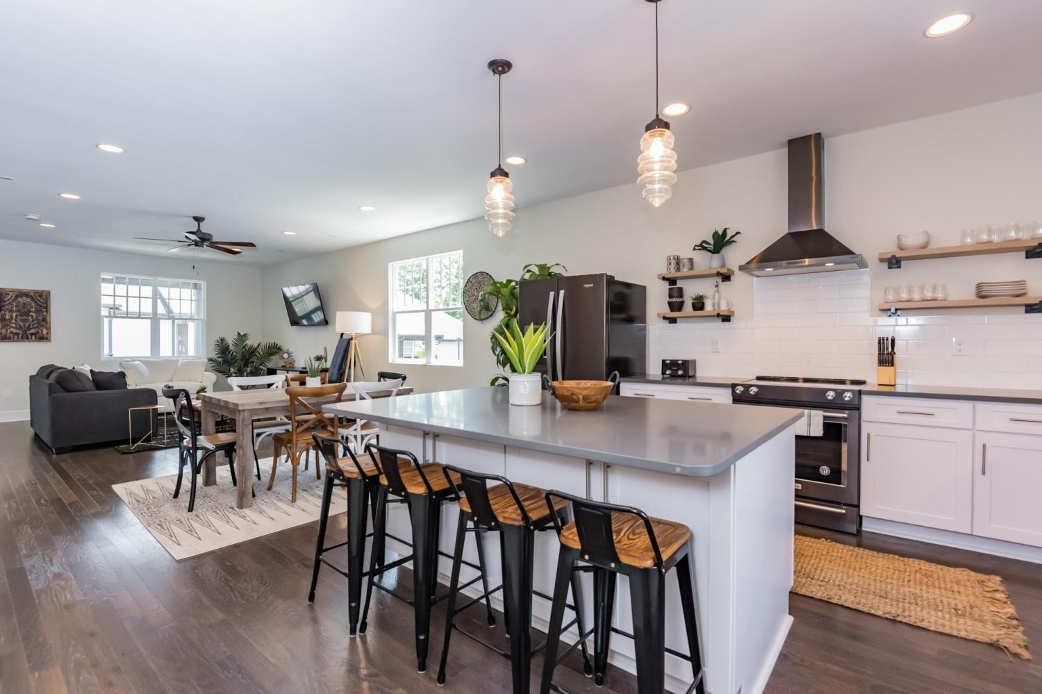 2118-Elliott-Ave For Sale