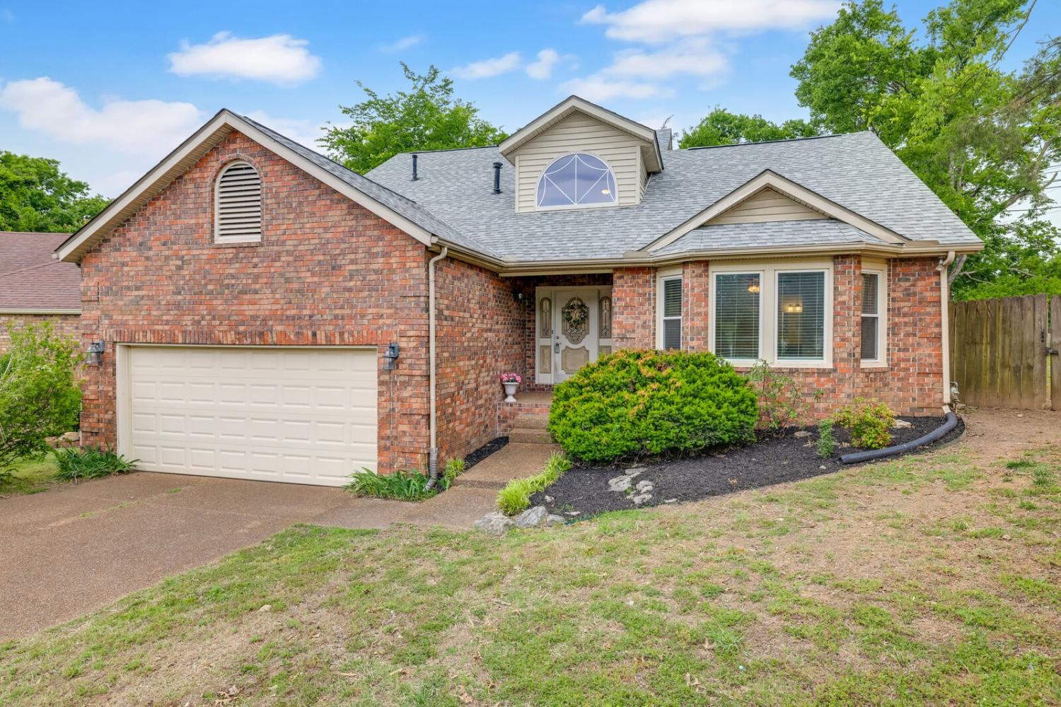104-Kenaum-Ct For Sale