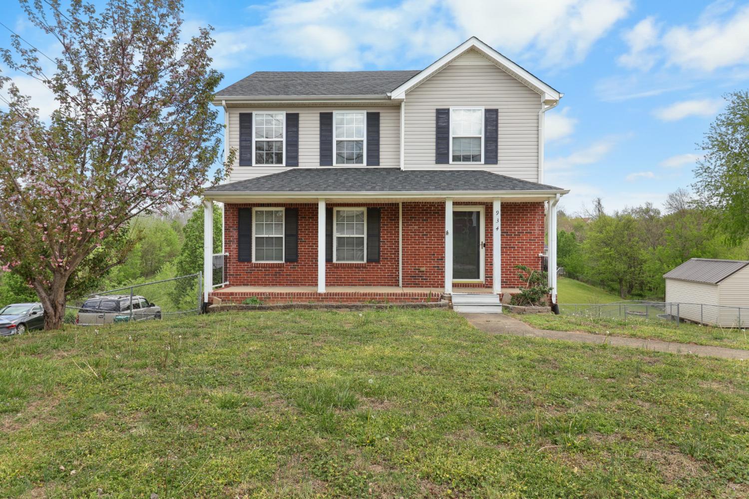 934-Hedge-Apple-Dr For Sale