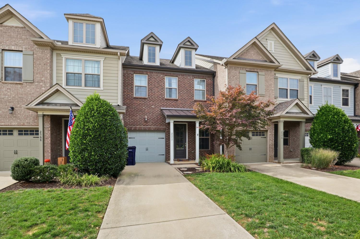 2572-Wellesley-Square-Dr For Sale