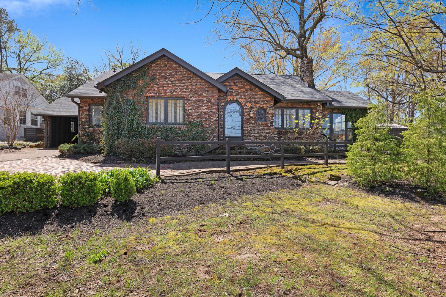 324-W-Forest-Ave For Sale