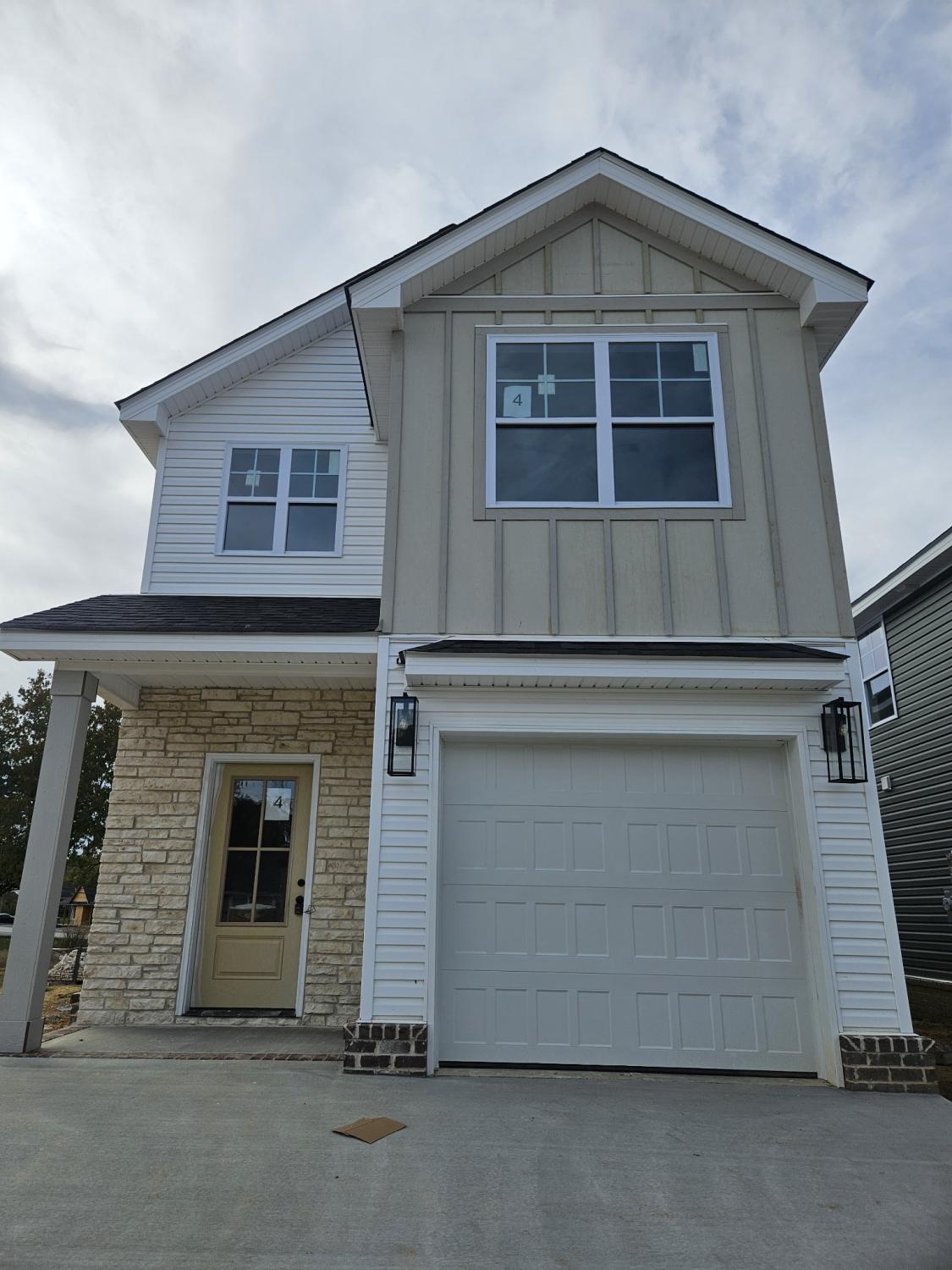 85-Charlotte-Rd For Sale