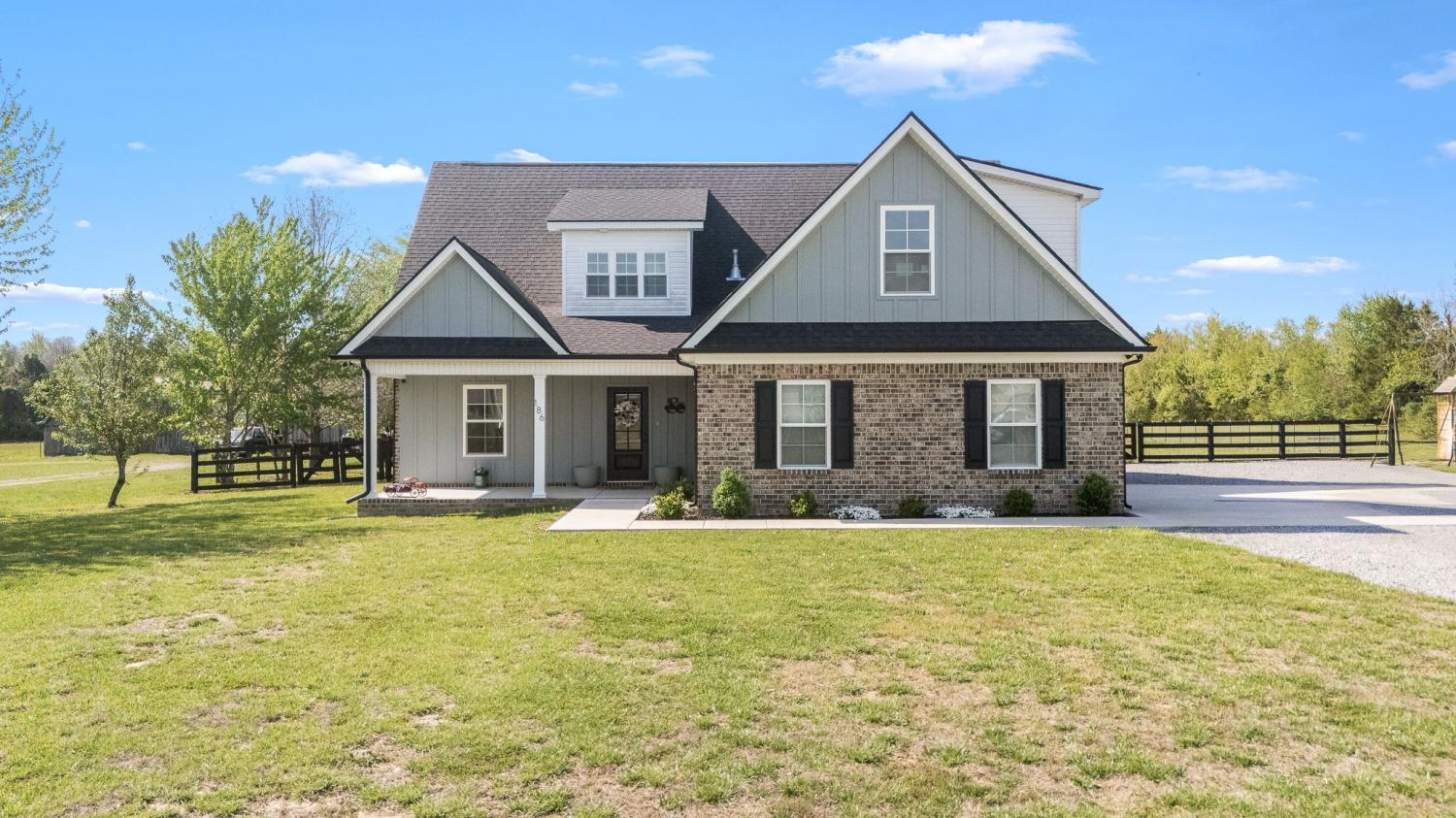 186-Carole-Anne-Dr For Sale