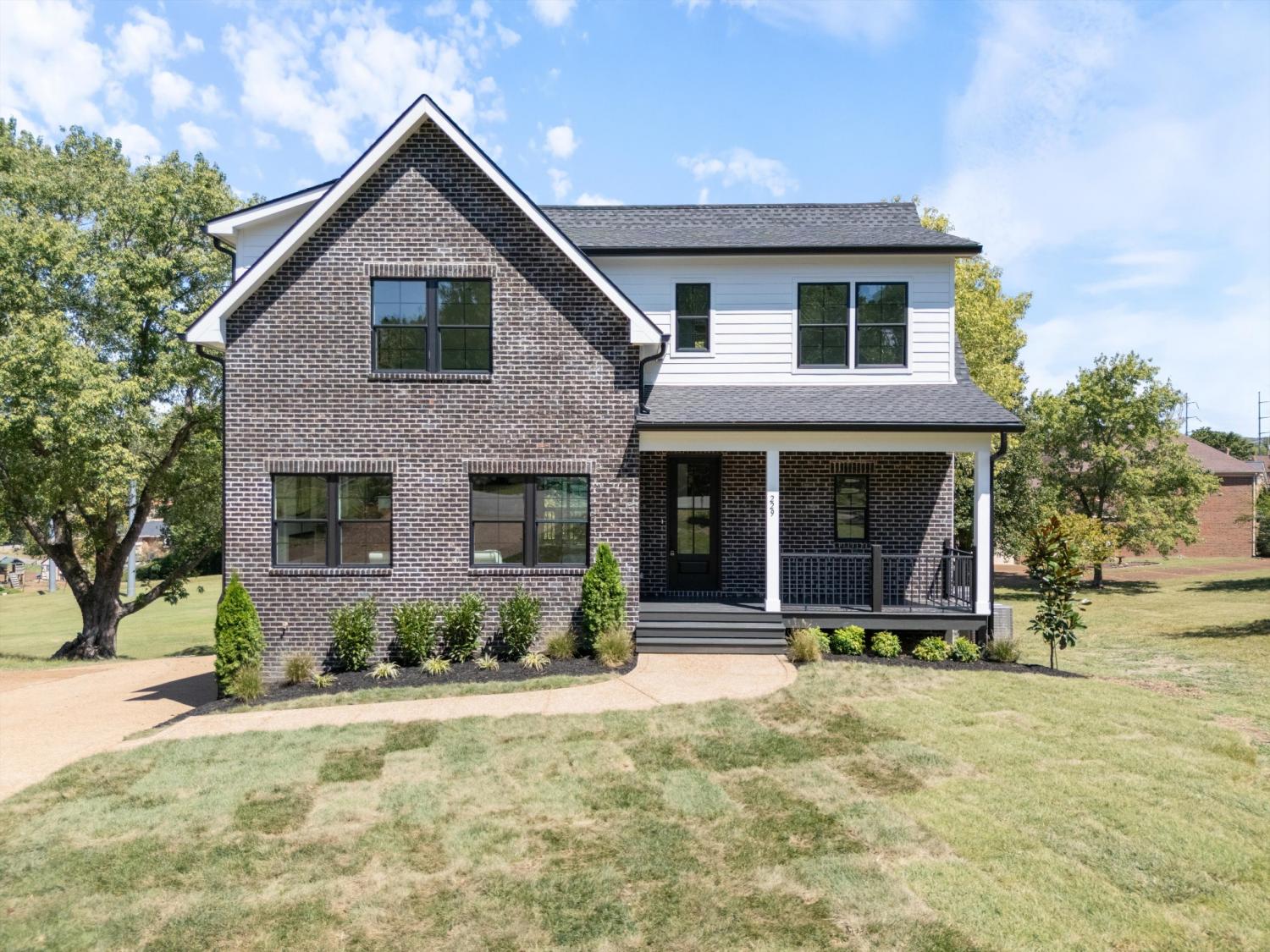 229-Cambridge-Pl For Sale
