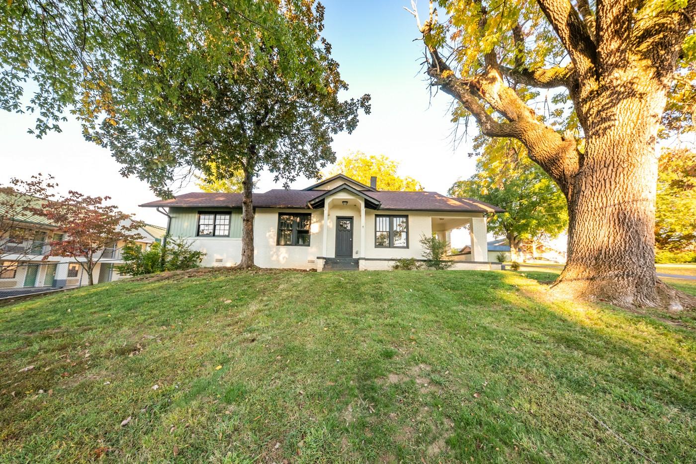 44-Main-St--N For Sale