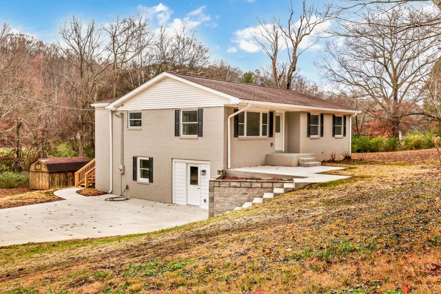 216-Valley-View-Rd For Sale