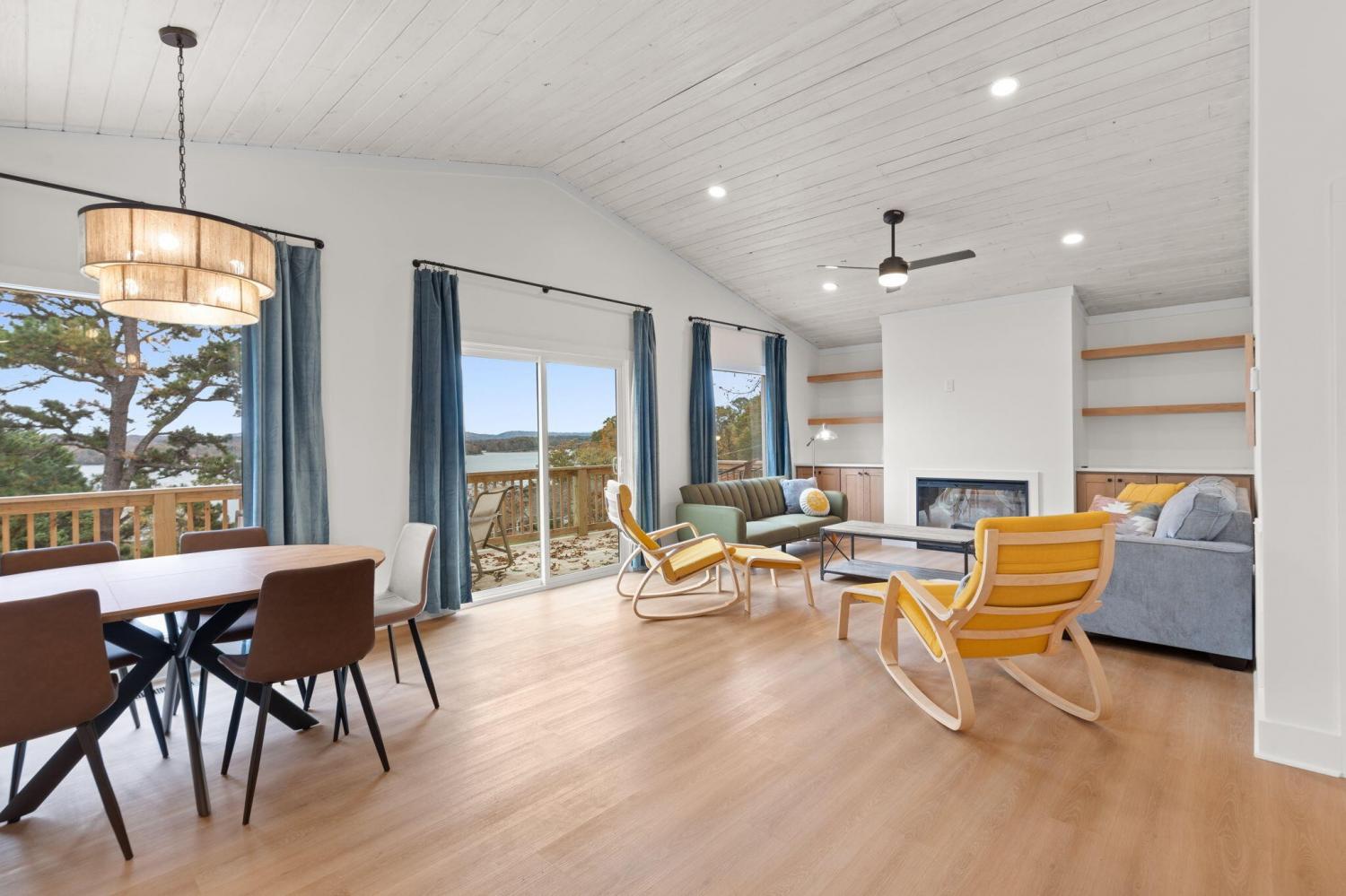 3521-Gold-Point-Circle--S For Sale