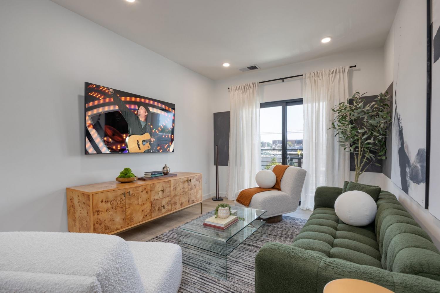 635-7th-Ave--S For Sale
