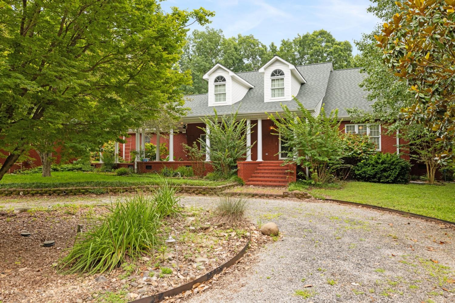 599-Countryside-Dr For Sale