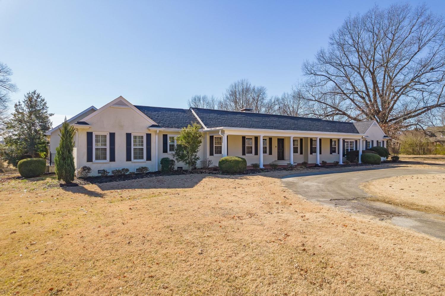 222-Country-Club-Ln For Sale