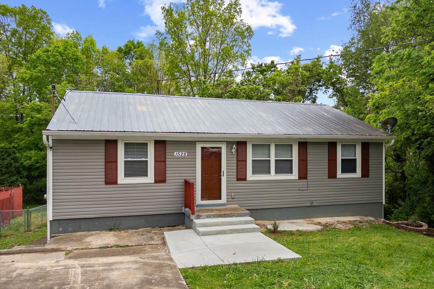 1528-Cherry-Tree-Dr For Sale