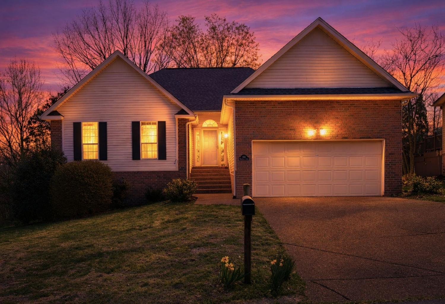 104-Woodfield-Ct For Sale