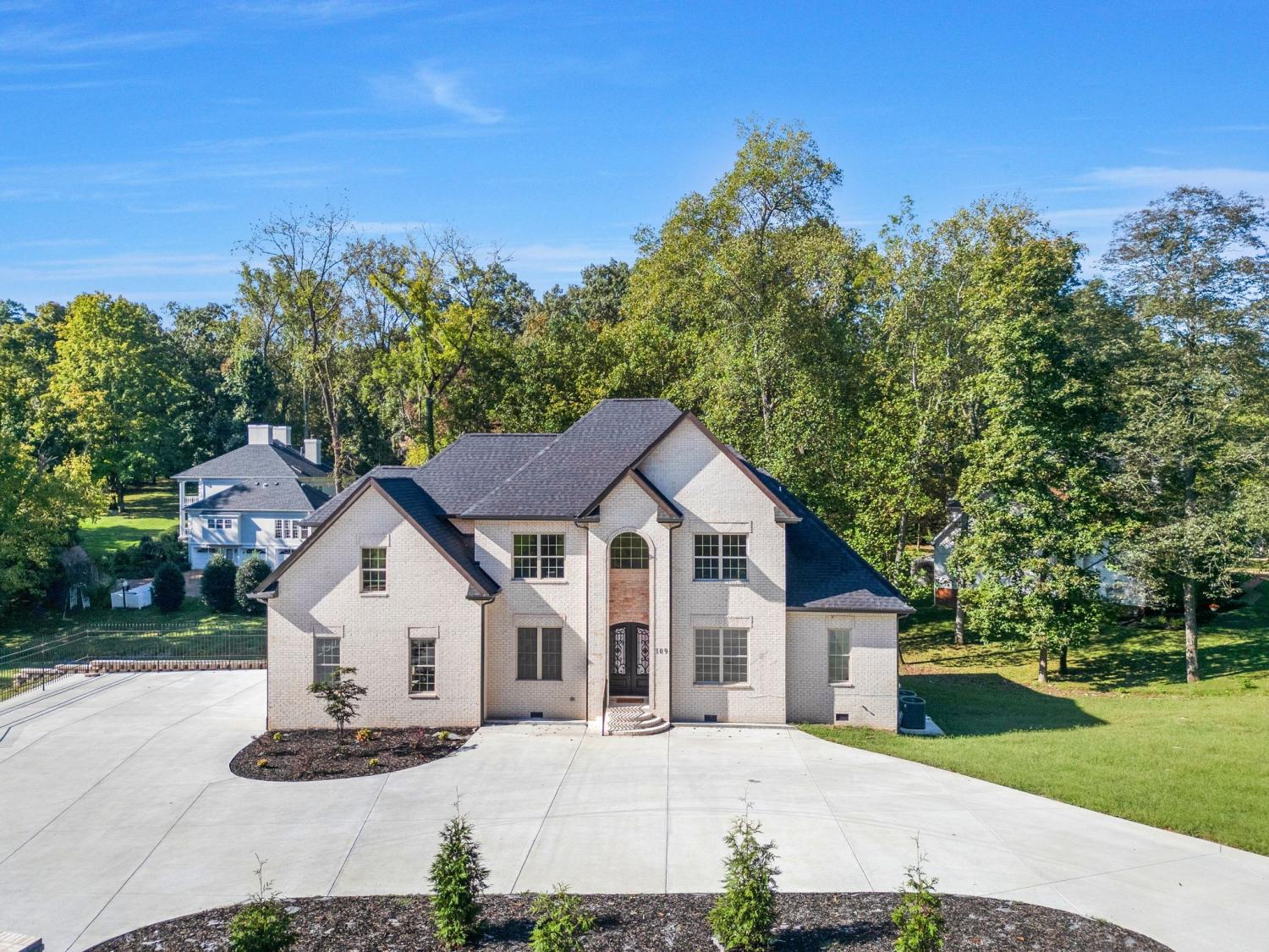 109-Oak-Hill-Dr For Sale
