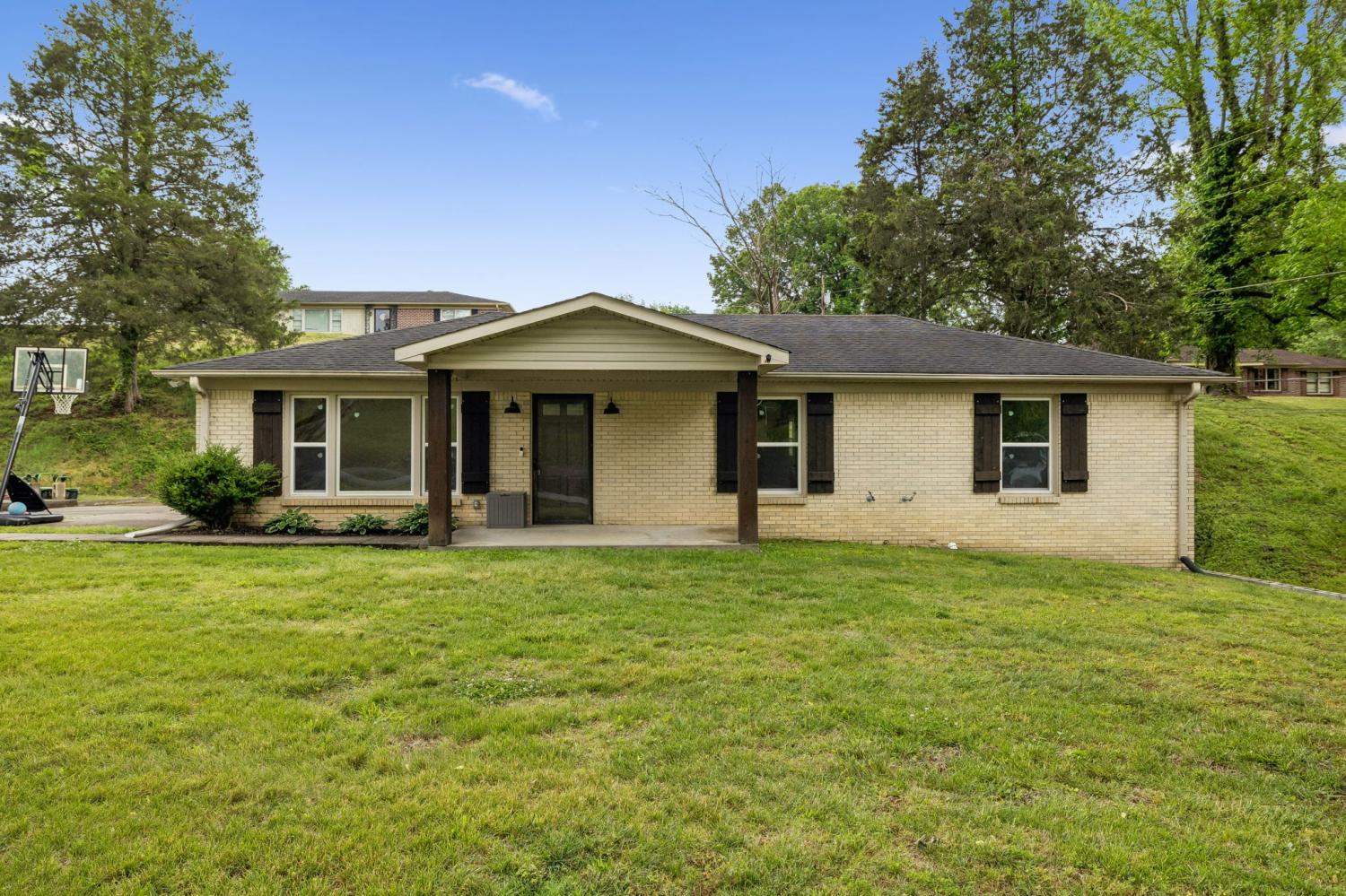 514-College-Ave--E For Sale